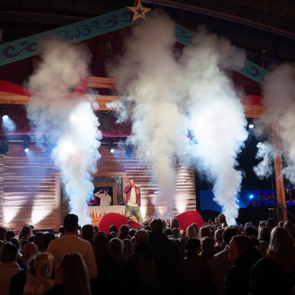 Music show with smoke effects